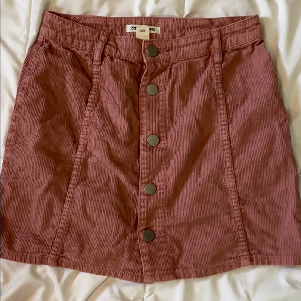 Mauve Billabong corduroy button up skirt. Size s27